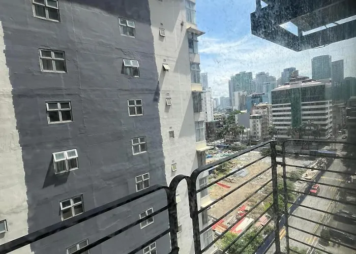 A Venue Residences 80n *